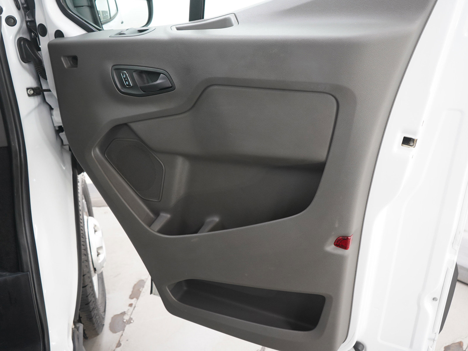 2024 Ford Transit photo 2