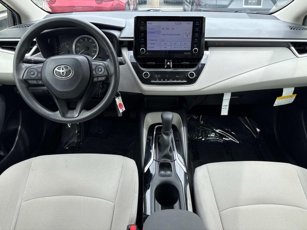 2022 Toyota Corolla LE photo 15