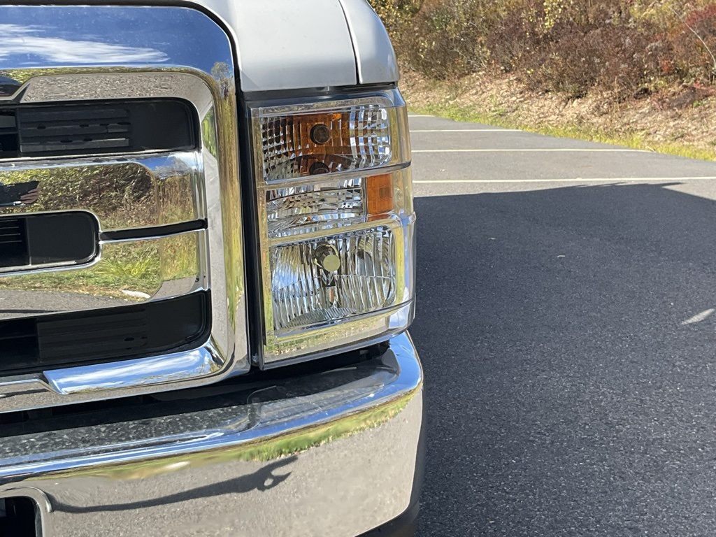 2026 Ford E-350 Base photo 2