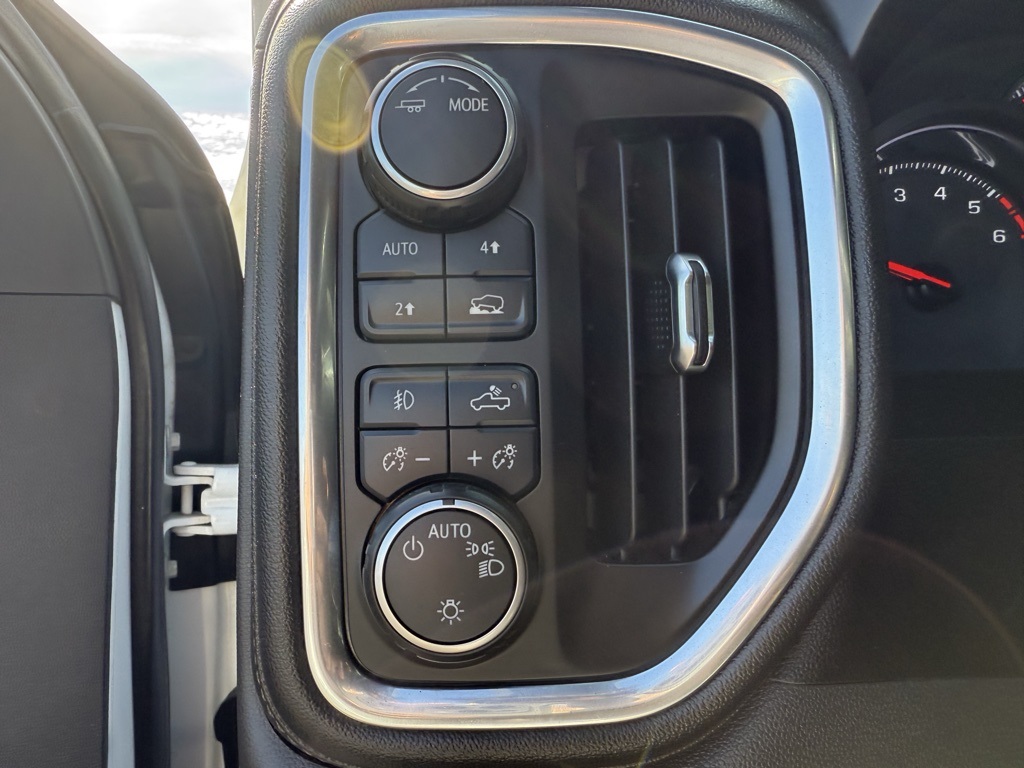 2021 Chevrolet Silverado 1500 RST photo 12