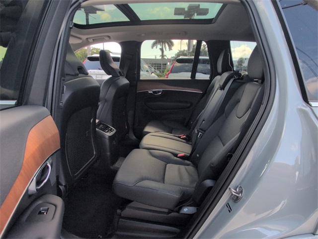 2025 Volvo XC90 T8 Core photo 4