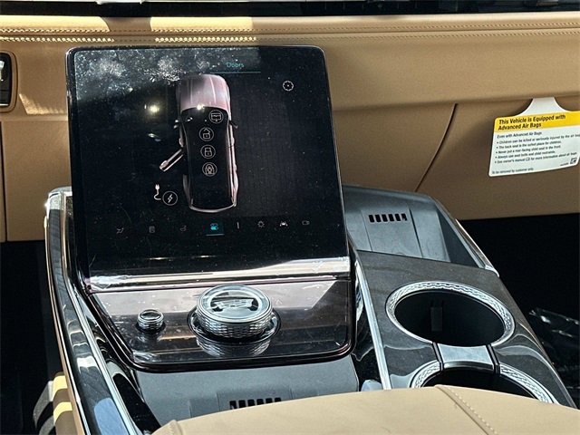 2025 Cadillac Escalade IQ Luxury photo 4