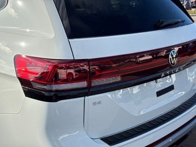 2025 Volkswagen Atlas Peak Edition SE photo 10