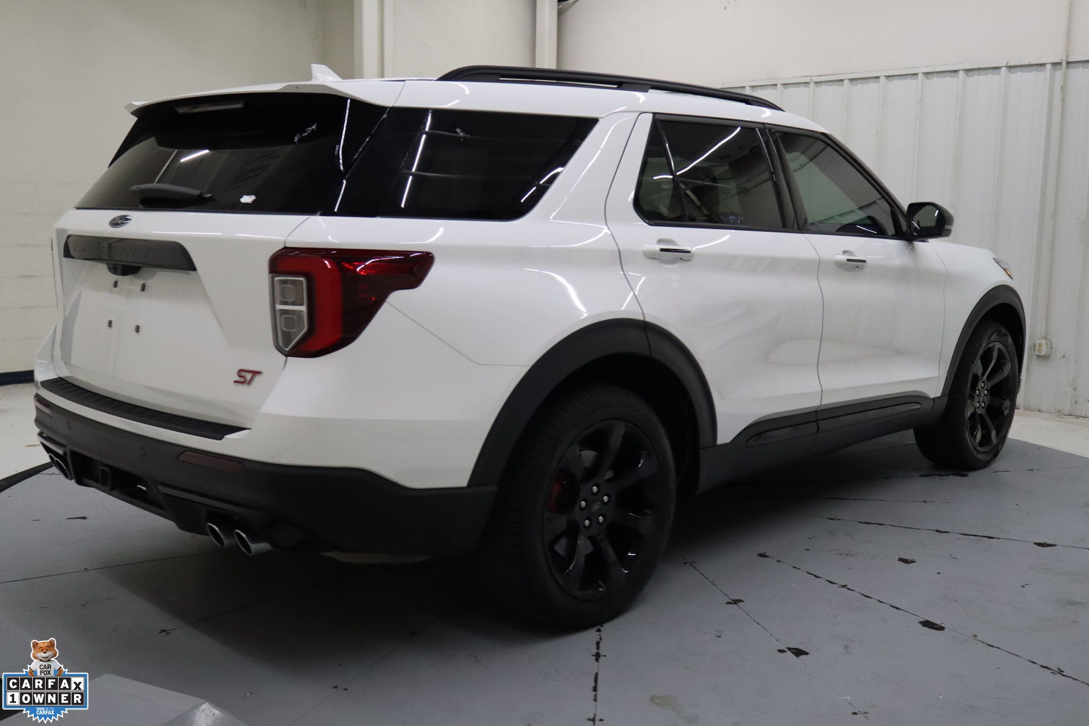 2024 Ford Explorer ST photo 2