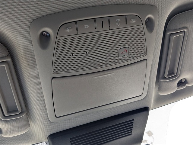 2022 Nissan Armada SV photo 19