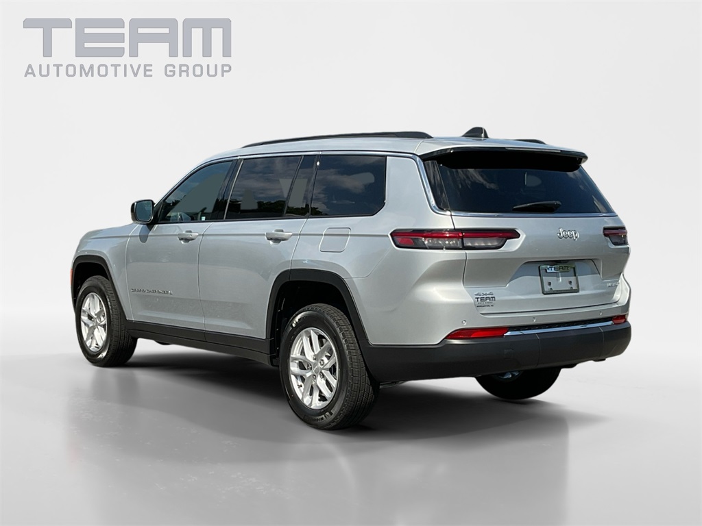 2025 Jeep Grand Cherokee Laredo photo 5