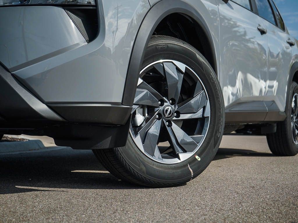 2026 Nissan Rogue SV photo 5