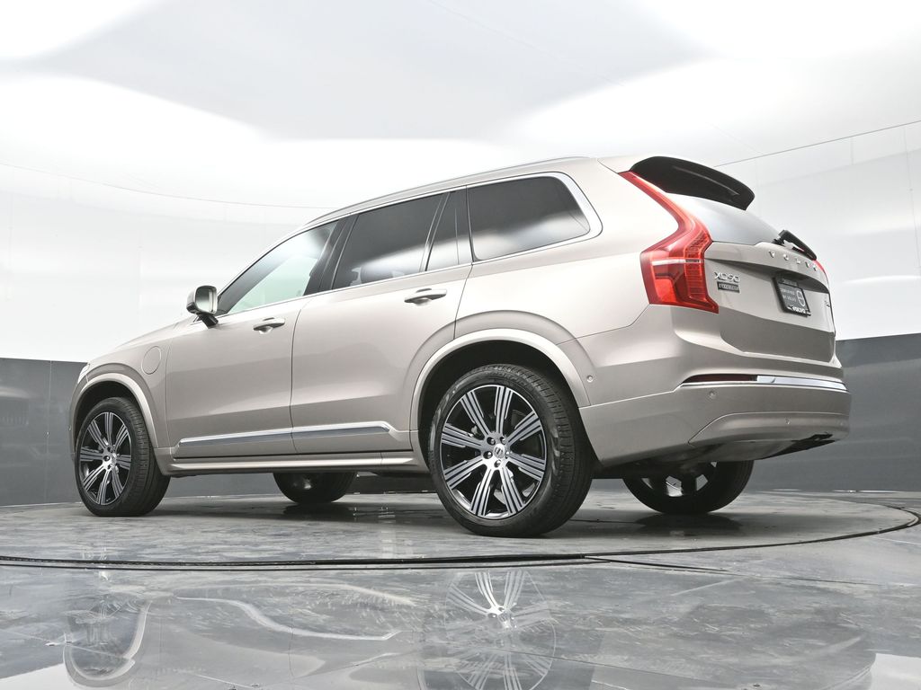 2025 Volvo XC90 T8 Plus photo 22