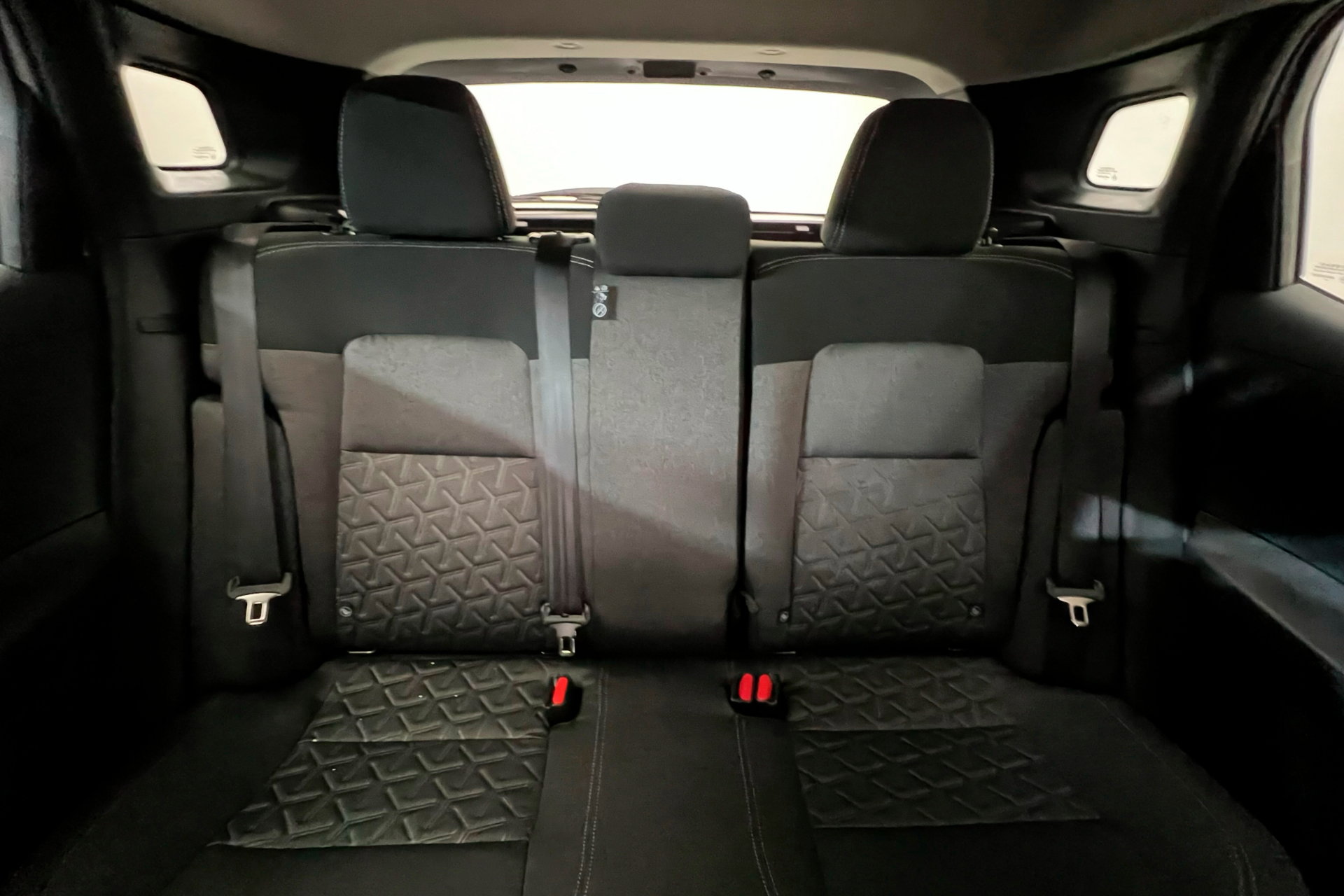 2025 Nissan Kicks SV photo 24