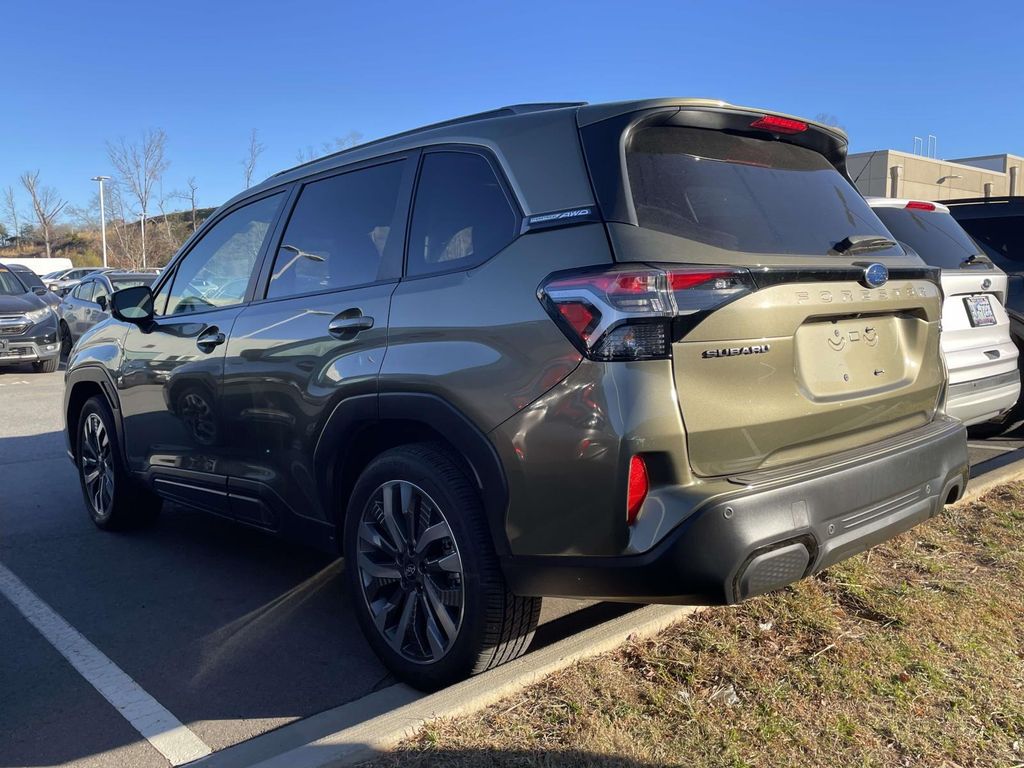 2025 Subaru Forester Touring photo 3