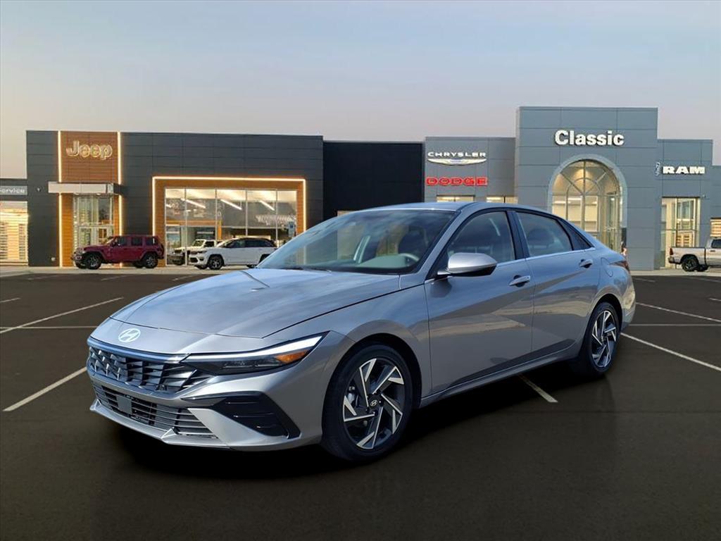 2025 Hyundai Elantra SEL's photo