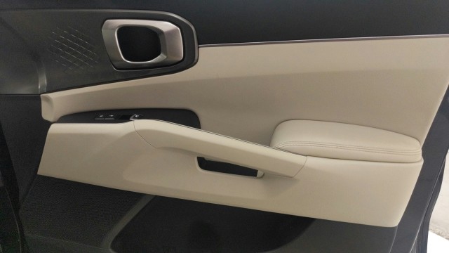 Used 2023 Aurora Black Kia EX image 32