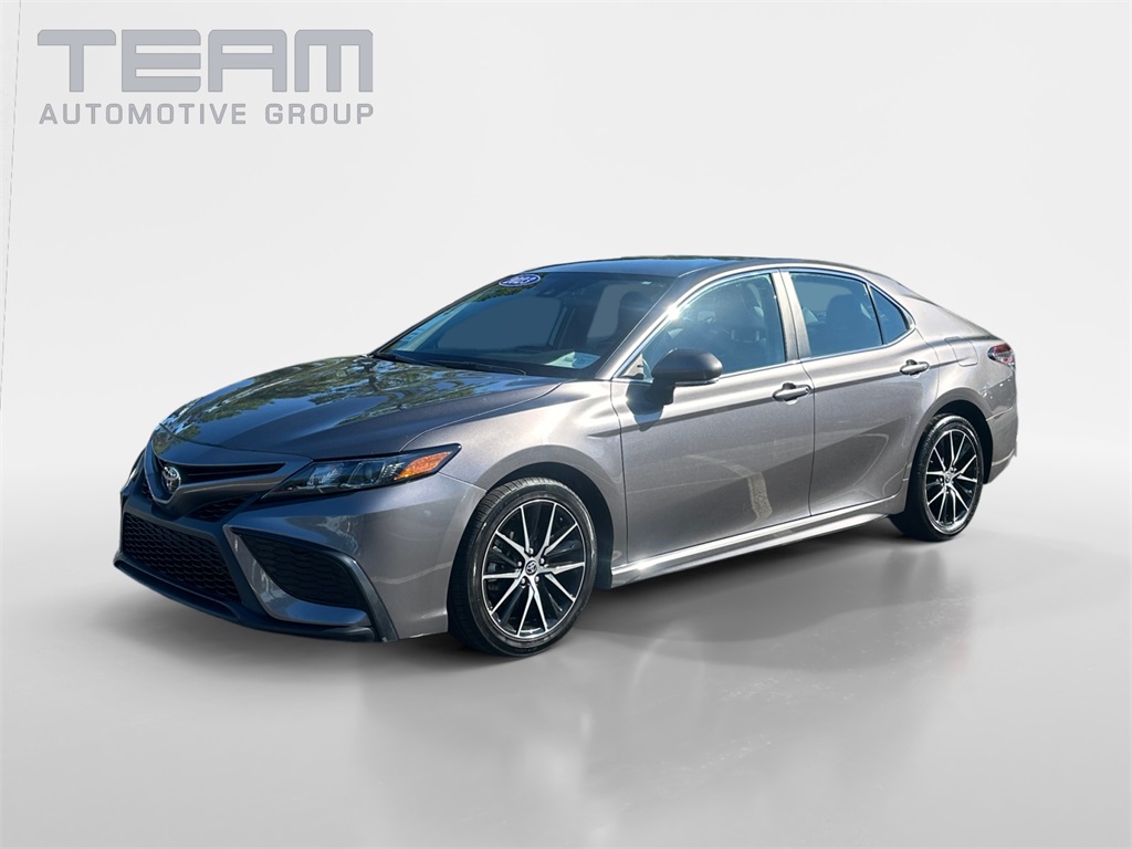 2023 Toyota Camry SE photo 3