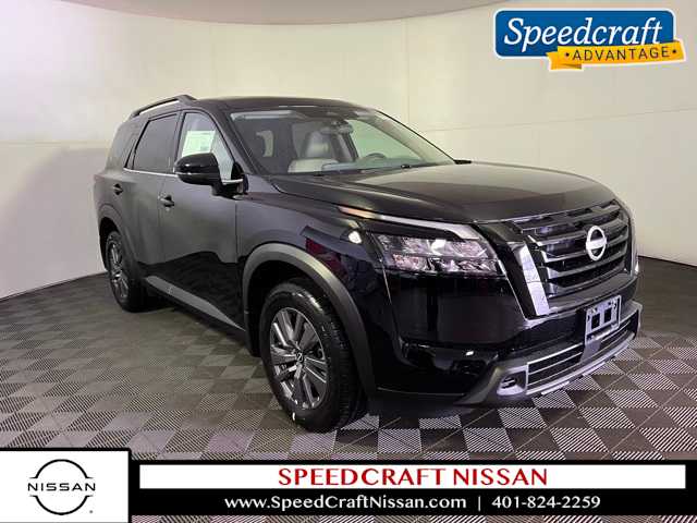 2025 Nissan Pathfinder SV's photo