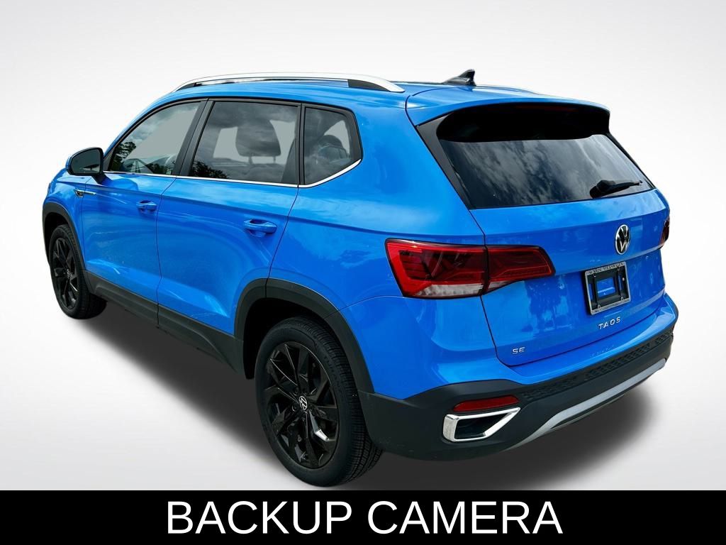 2024 Volkswagen Taos SE photo 4