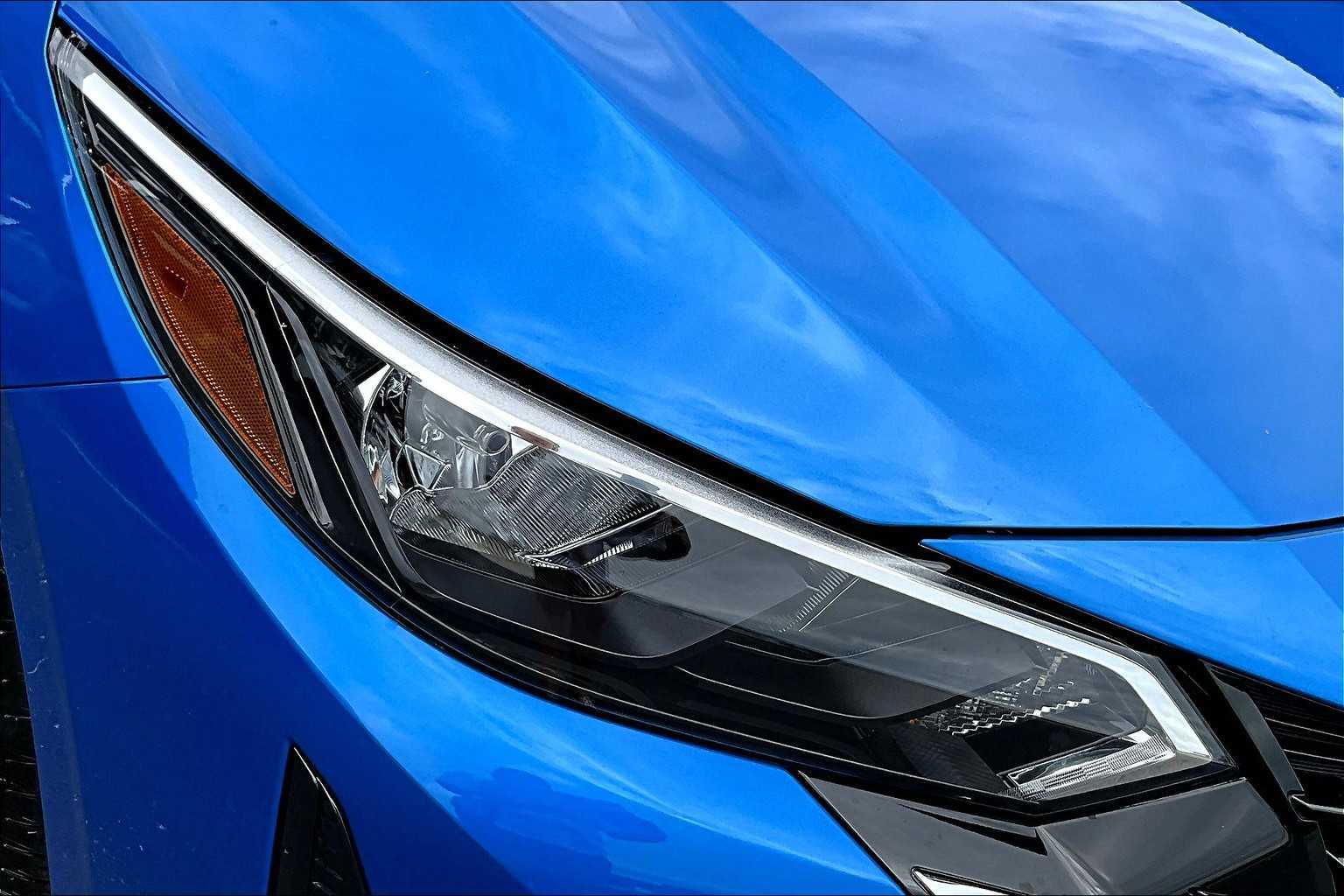 2025 Nissan Sentra SV photo 13