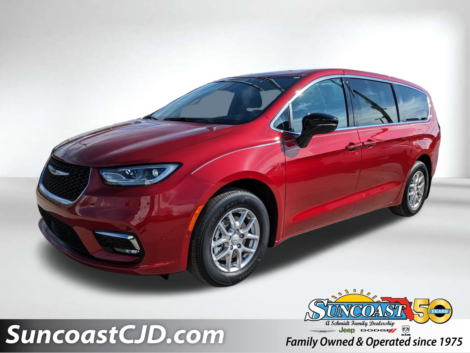 2026 Chrysler Pacifica Select's photo