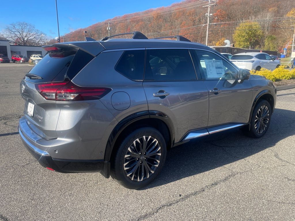 2025 Nissan Rogue Platinum photo 4