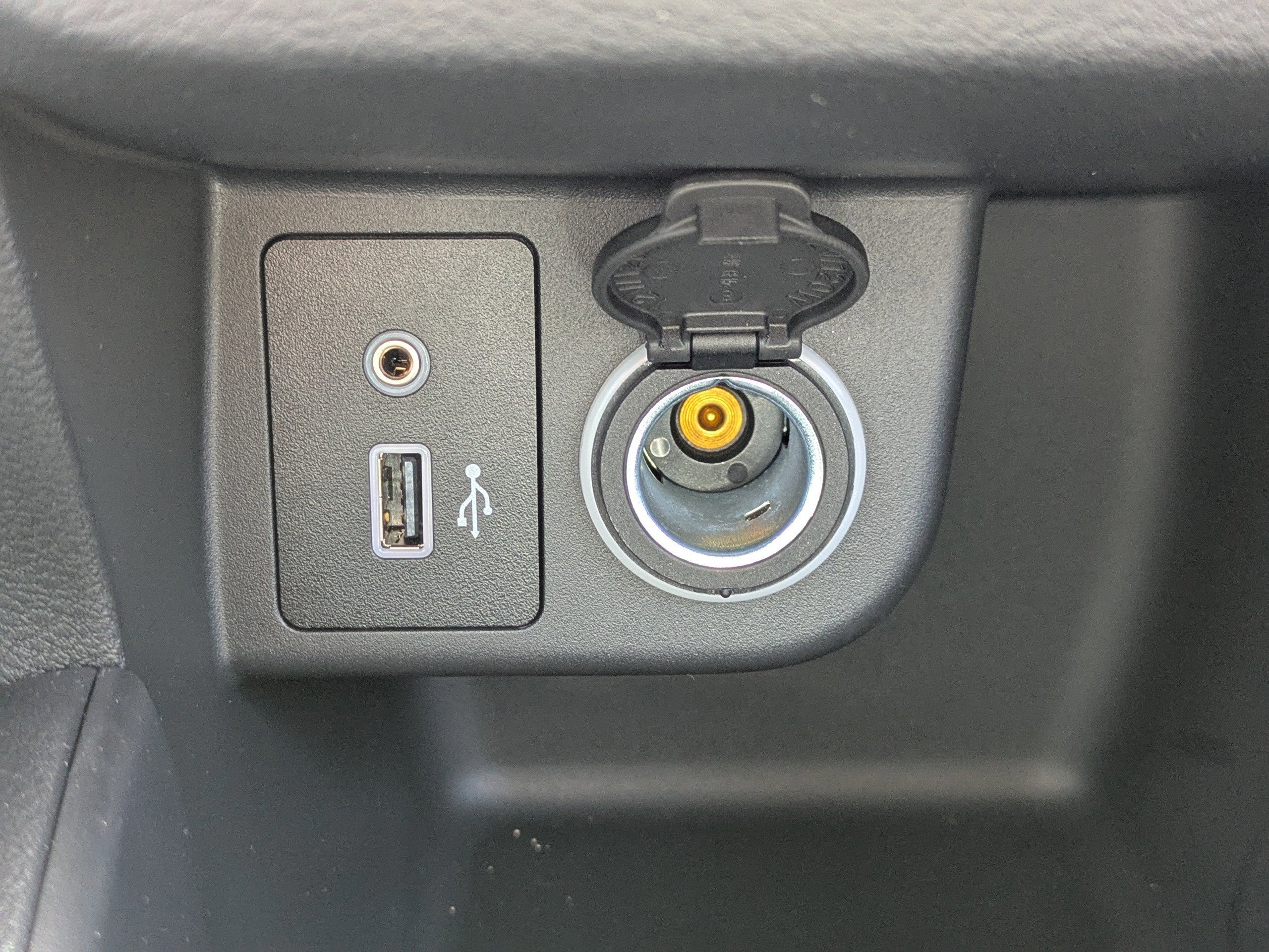 2025 Nissan Kicks Play S photo 13