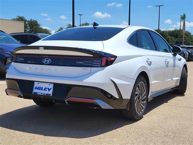 2025 Hyundai Sonata Hybrid SEL photo 3