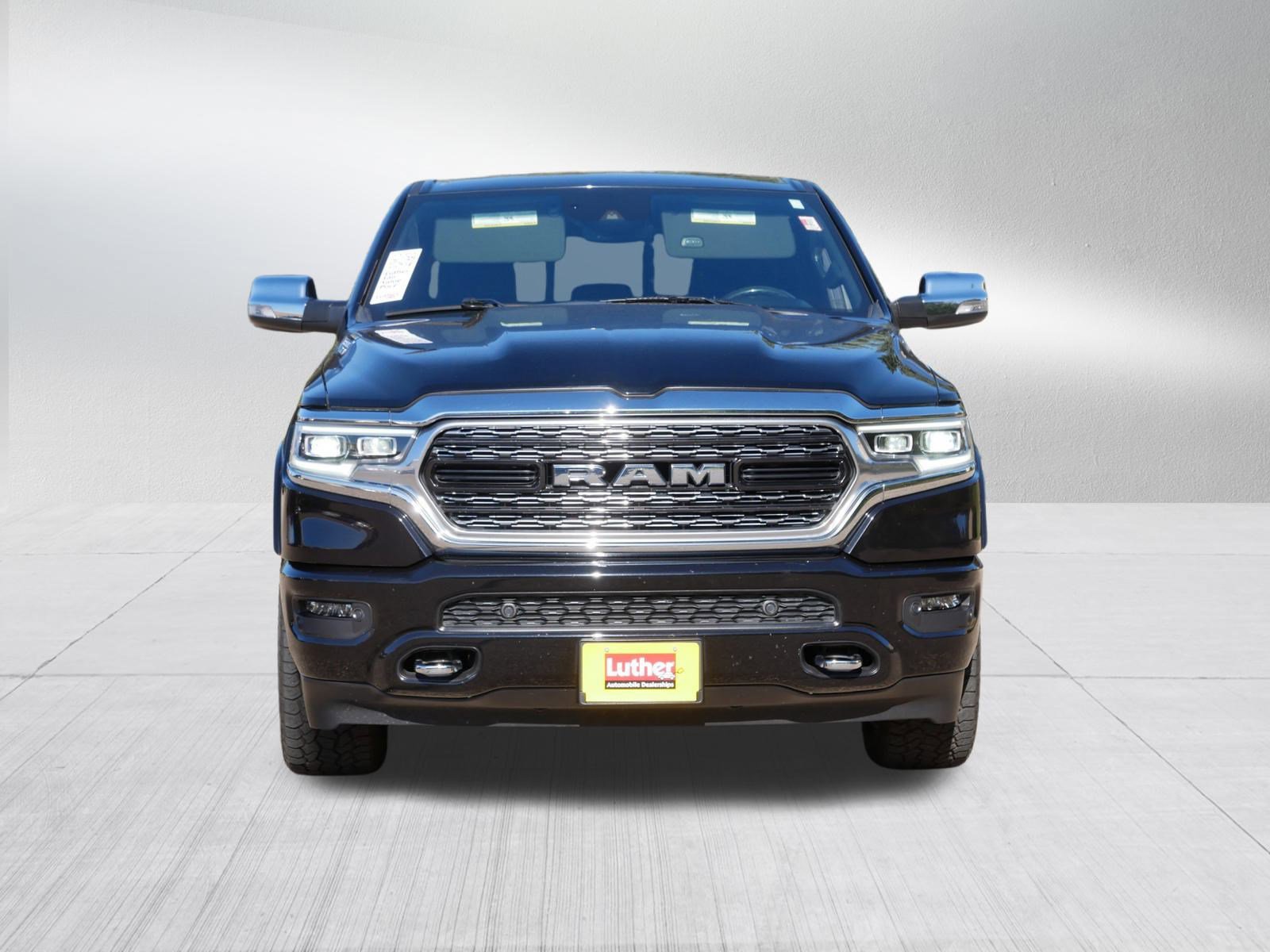 2022 Ram 1500 Limited photo 2