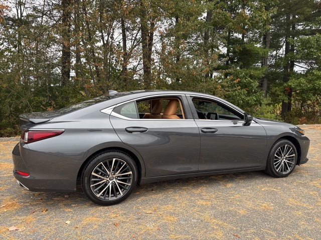 2025 Lexus ES 350 Premium photo 2