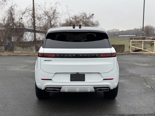 2025 Land Rover Range Rover Sport SE photo 4
