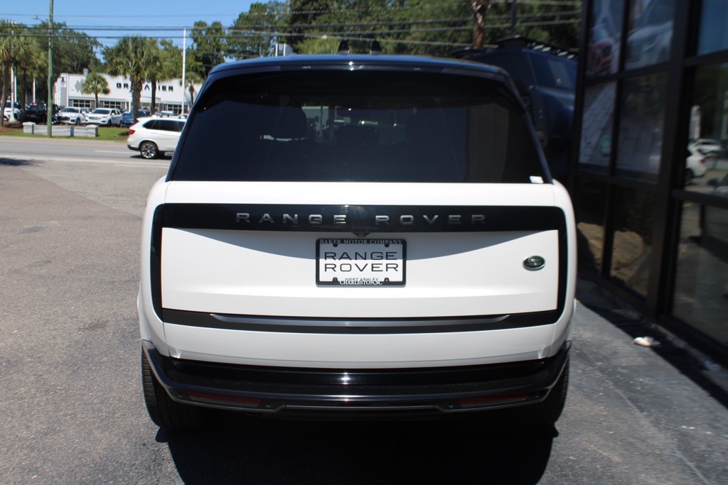 2023 Land Rover Range Rover SE photo 6