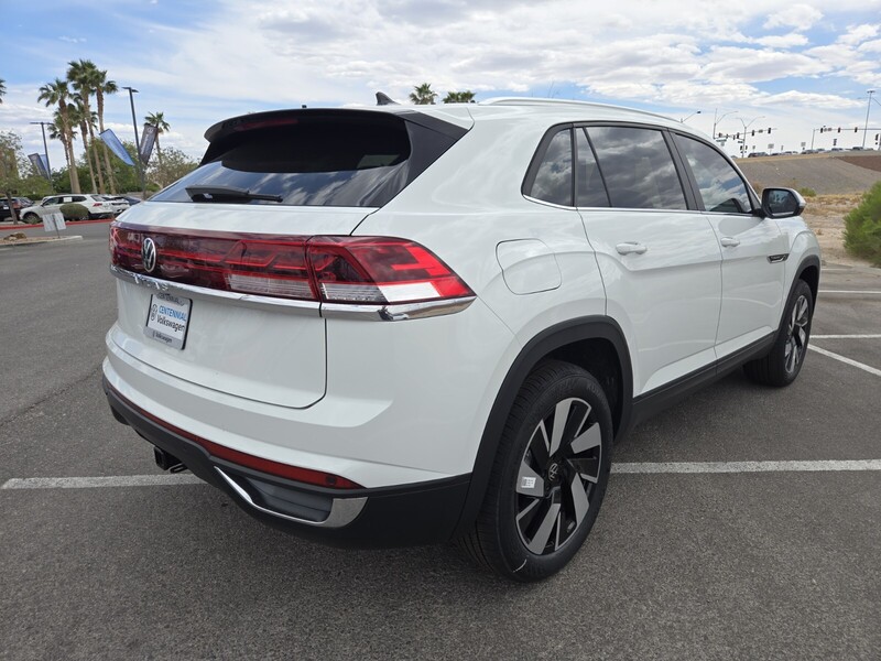 2025 Volkswagen Atlas Cross Sport SE Technology photo 4