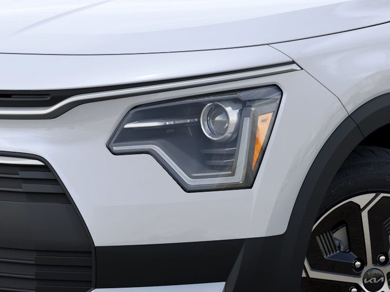 2025 Kia Niro LX photo 9
