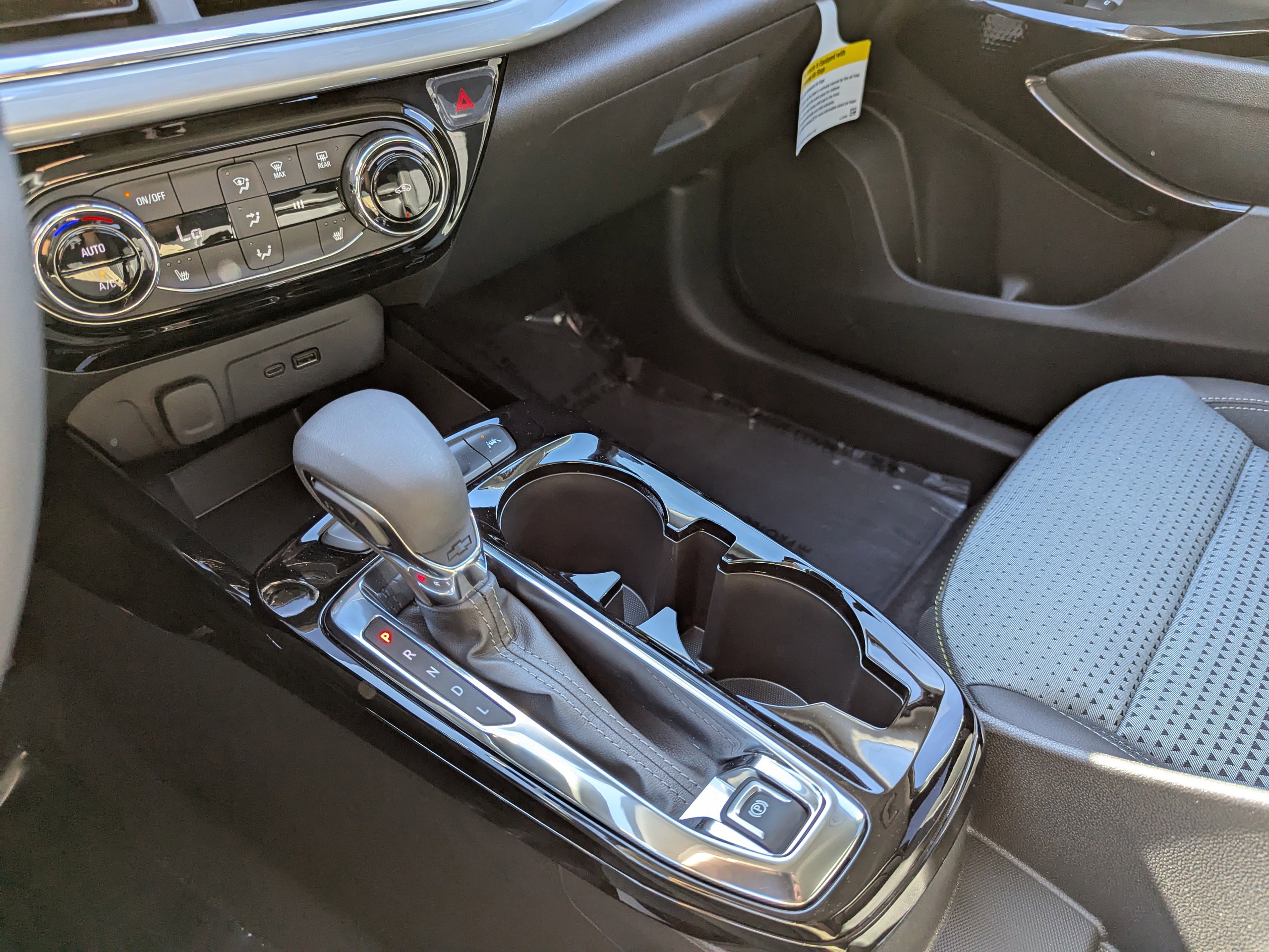 2025 Chevrolet Trax LT photo 20