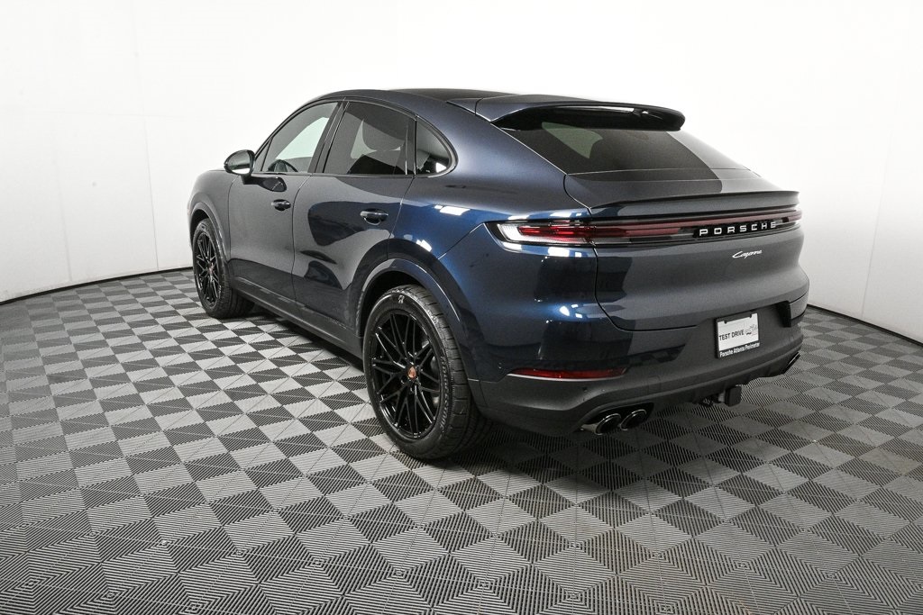 2026 Porsche Cayenne Coupe photo 3