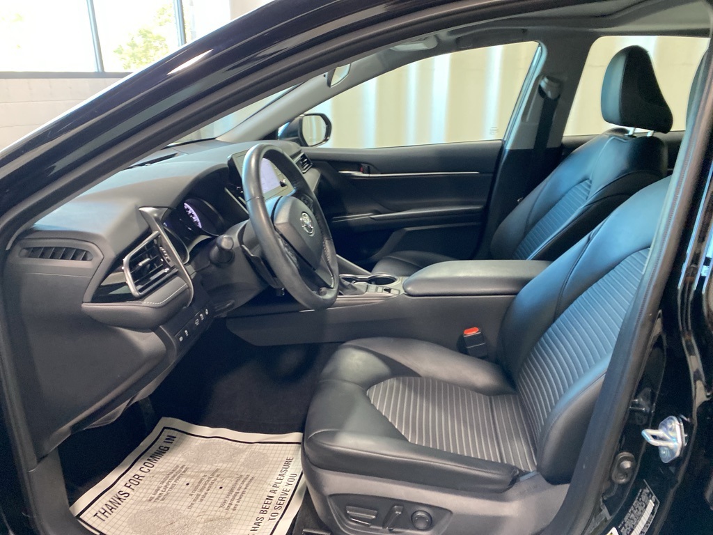 2023 Toyota Camry SE photo 3