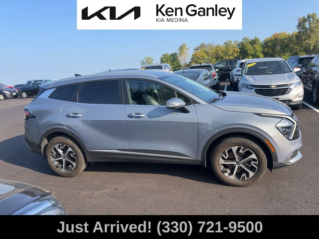 2023 Kia Sportage EX photo 2