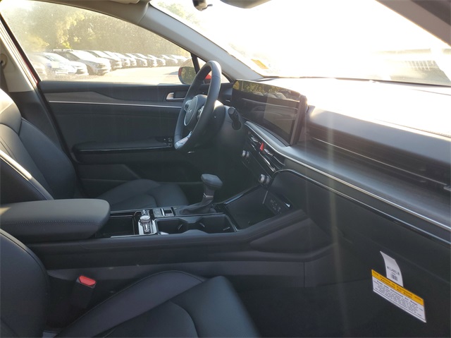2025 Kia K5 EX photo 31