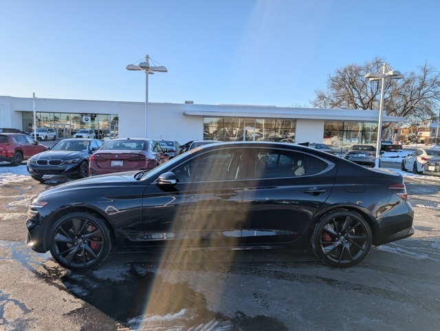 2023 GENESIS G70 Standard's photo
