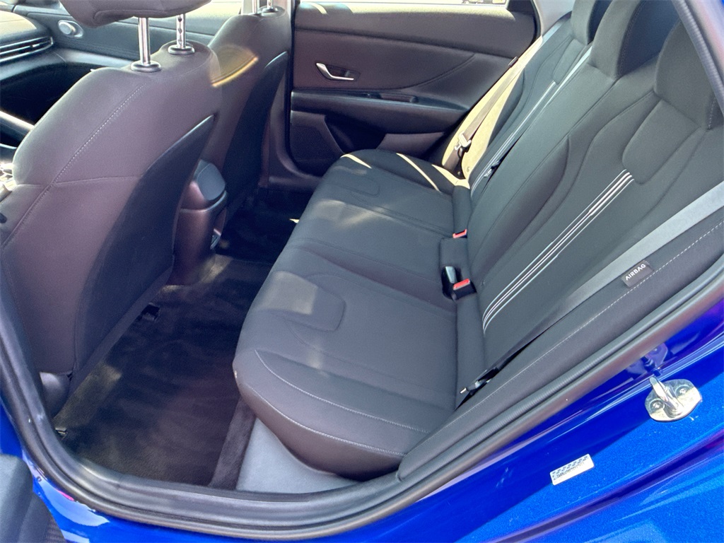 2024 Hyundai Elantra SEL photo 19