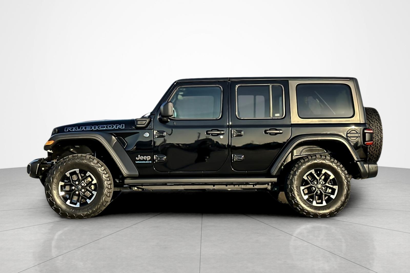 2024 Jeep Wrangler 4xe Rubicon photo 2
