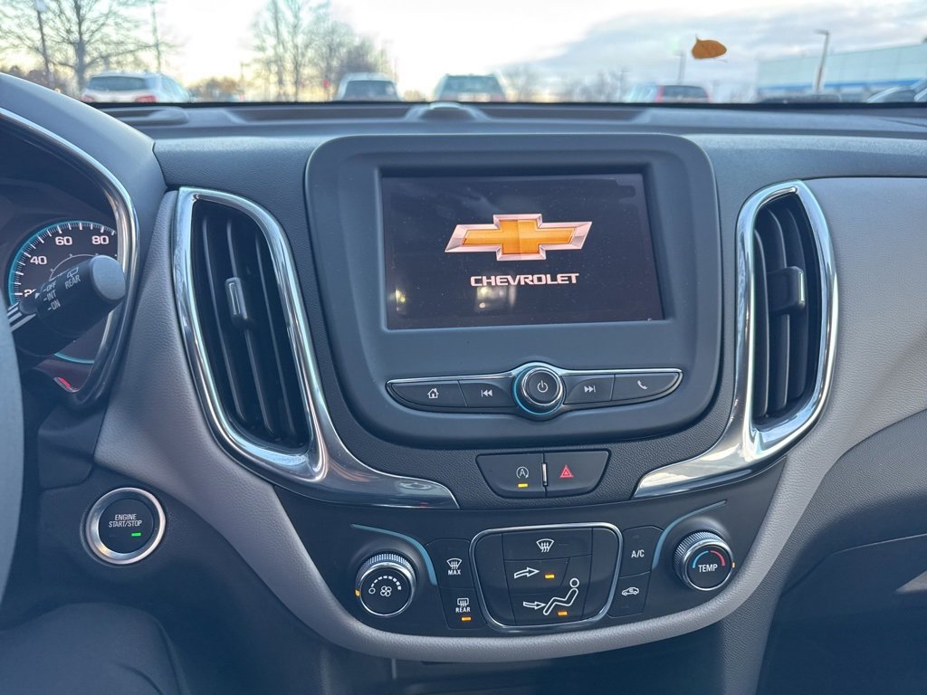 2023 Chevrolet Equinox LS photo 3