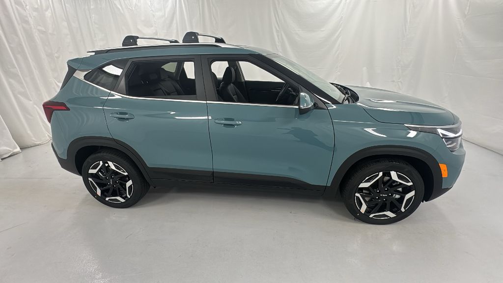 2026 Kia Seltos SX photo 2