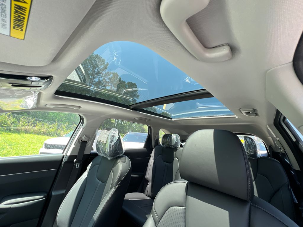 2025 Kia Sorento S photo 28