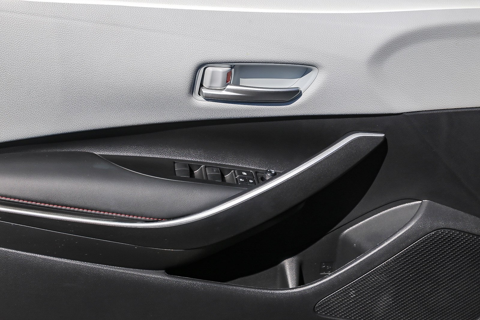 2024 Toyota Corolla Hybrid SE photo 19