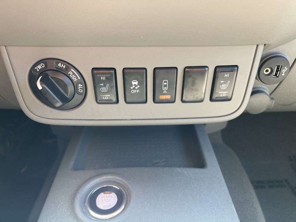 2021 Nissan Frontier SV photo 13