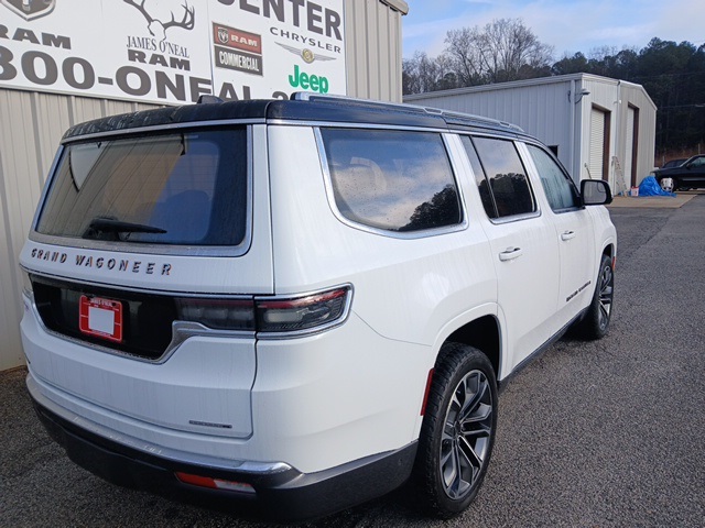 2022 Jeep Grand Wagoneer III photo 2