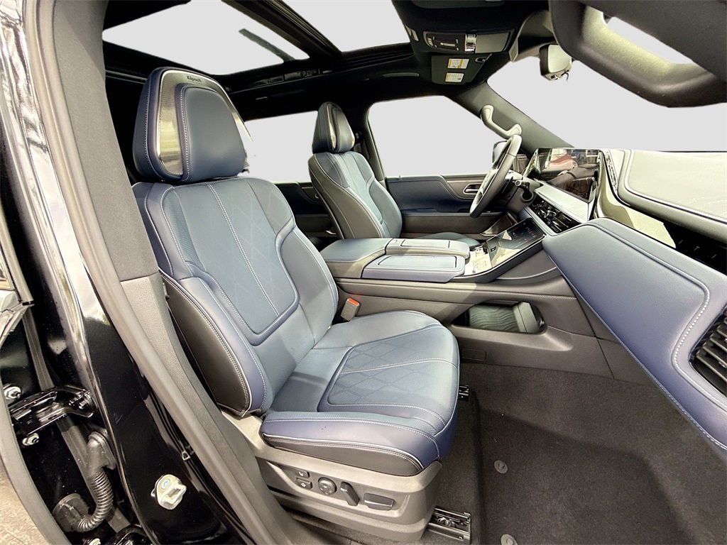 2026 Infiniti QX80 Sensory photo 32