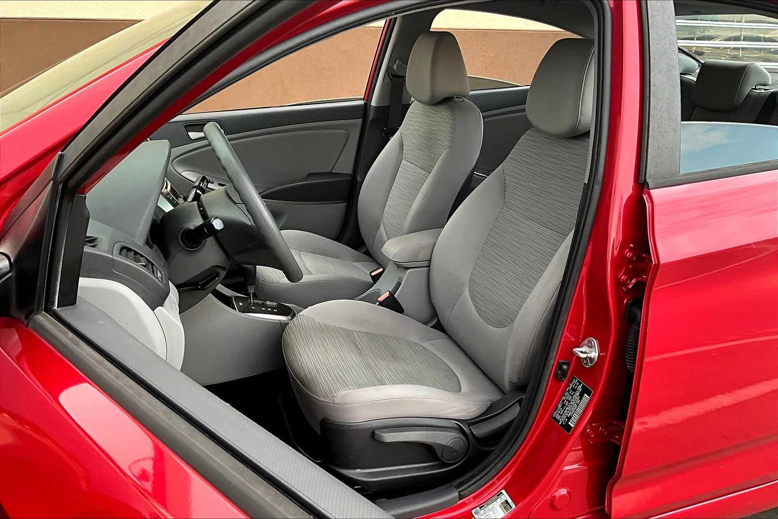 2016 Hyundai Accent SE photo 7