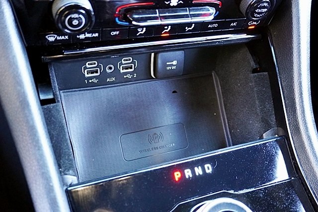 Used 2021 Silver Jeep Altitude image 31