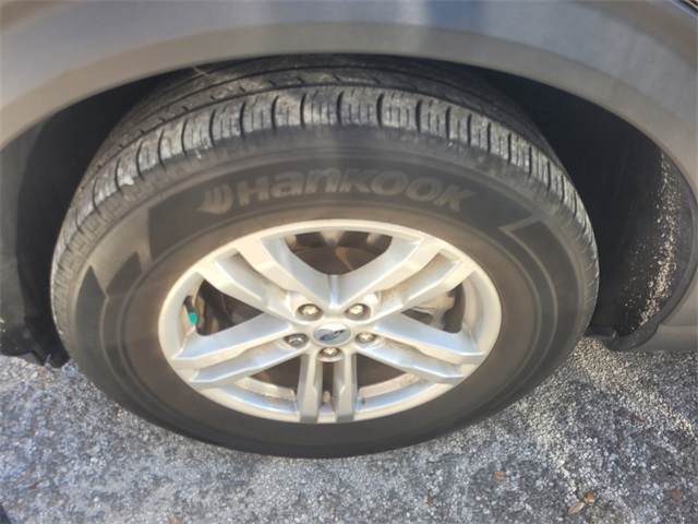 2023 Ford Explorer XLT photo 4