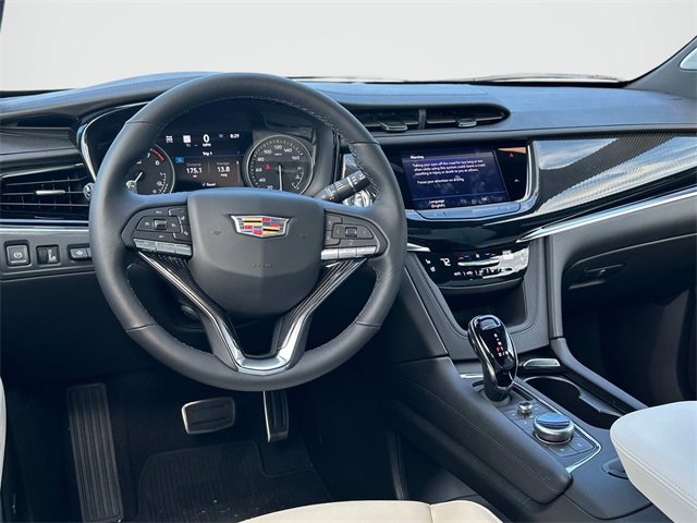 2025 Cadillac XT6 Sport photo 2