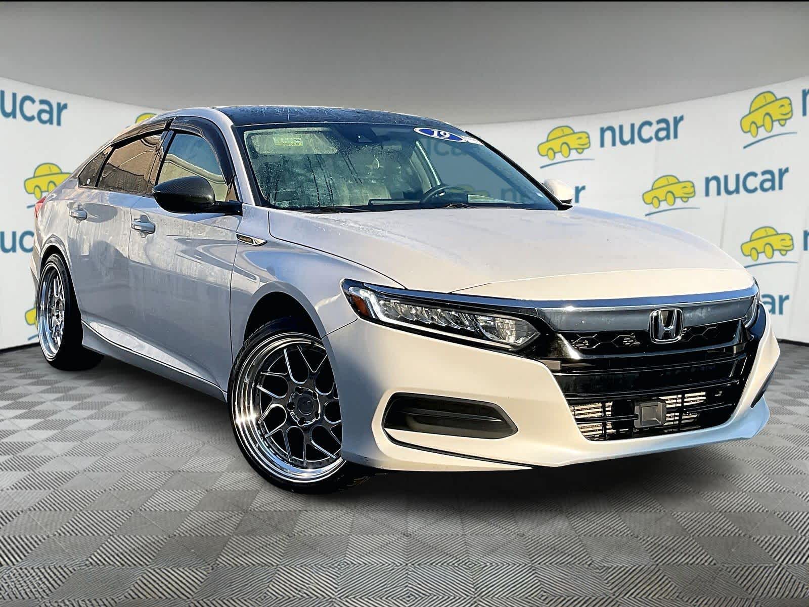 2019 Honda Accord LX's photo